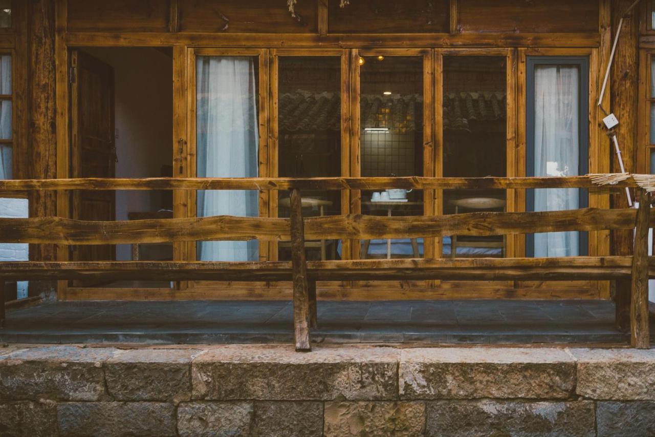 Yan Qi Si He Homestay Куньмін Екстер'єр фото